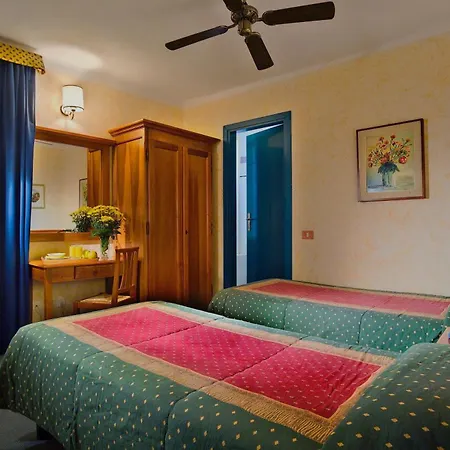Hotel Garnì Riviera-3